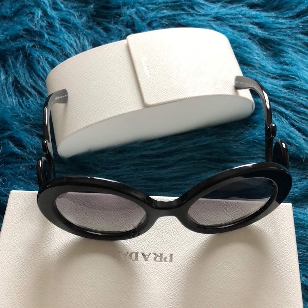 Prada sunglasses - Picture 5 of 6